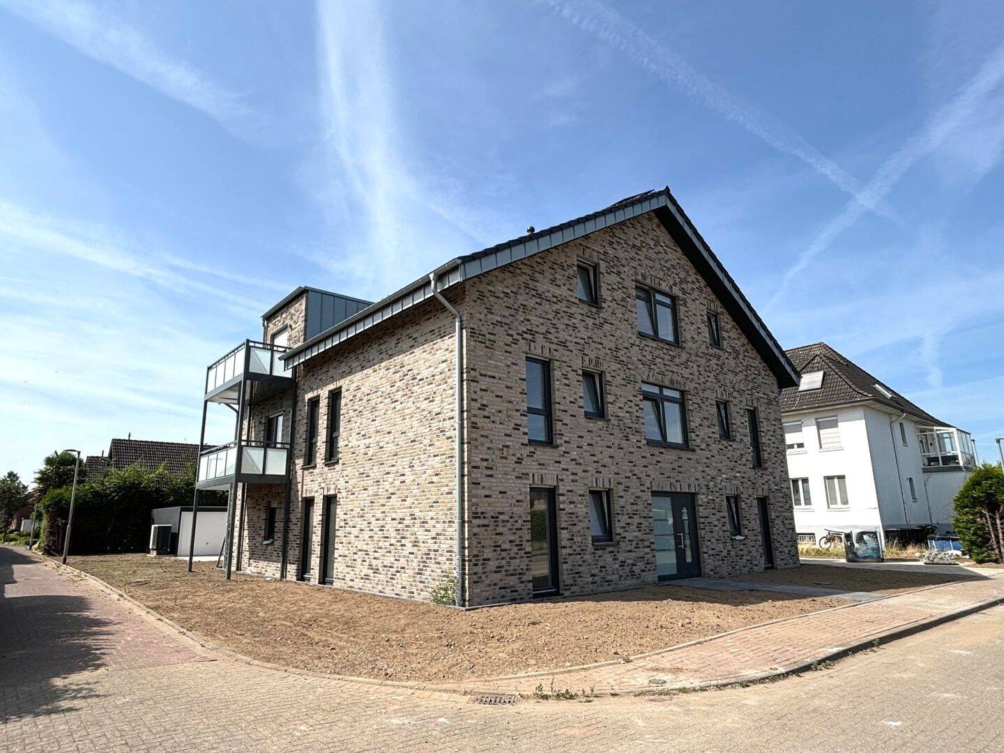 Neubau-Dachgeschoss-Wohnung in bevorzugter Lage von Rees, 46459 Rees