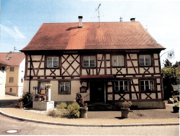 Bauträgerobjekt: Denkmalgeschütztes Fachwerkhaus wohnen bzw. mit gewerblicher Nutzung möglich, in Dorfmitte von Eigeltingen im Hegau, 78253 Eigeltingen