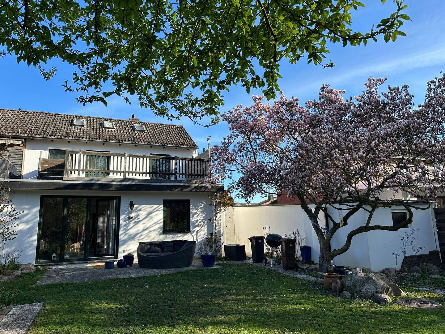Haus am See – Doppelhaushälfte mit Zugang zum Naturschutzgebiet. Nahe Mercedes Benz
