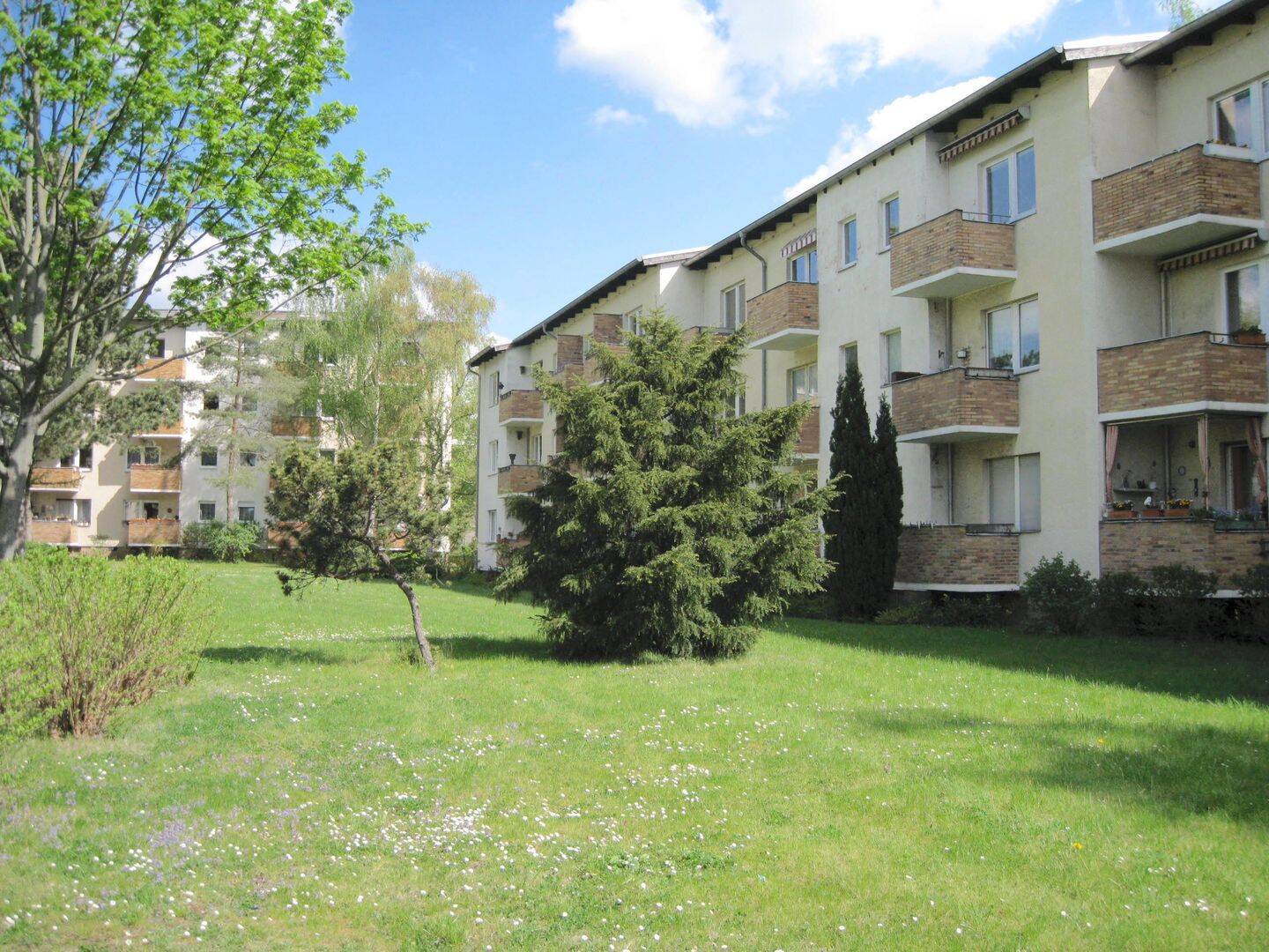 3-Zimmer Wohnung mit Balkon und PKW-Stellplatz, 13627 Berlin (Charlottenburg-Wilmersdorf)