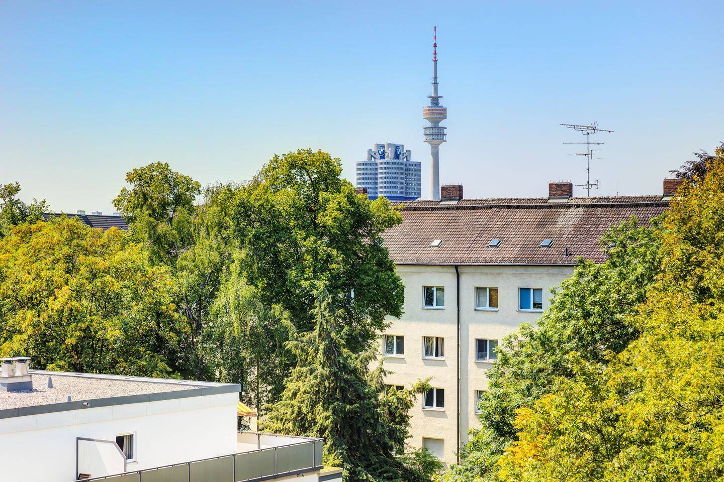 Milbertshofen: 1-Zimmer Apartment zentral dennoch ruhig – frei, 80807 München (Milbertshofen-Am Hart Schwabing-Freimann)