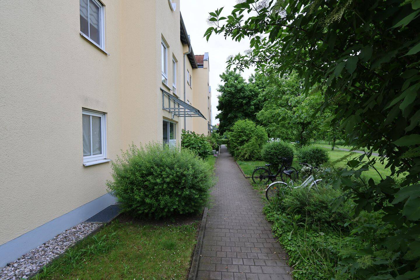 2-Zimmer-Wohnung mit Balkon und Stellplatz in Leipzig, 4158 Leipzig (Güterverkehrszentrum Lindenthal Lützschena-Stahmeln Wiederitzsch)