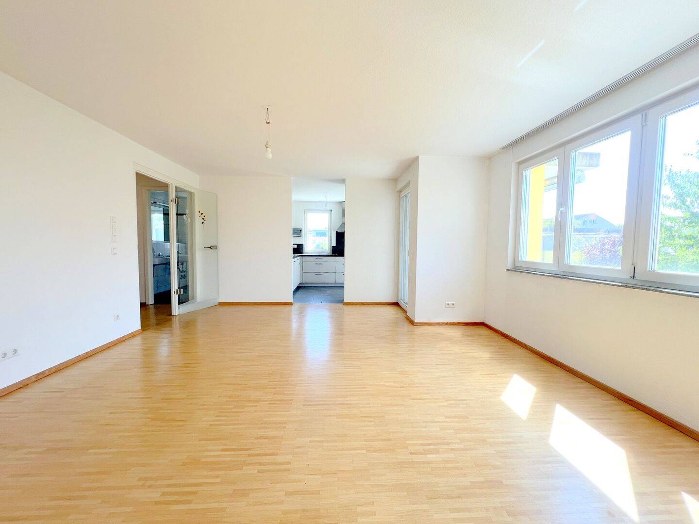 Lichtdurchflutete 4-Zi.-Wohnung mit vielen Highlights!, 79576 Weil am Rhein