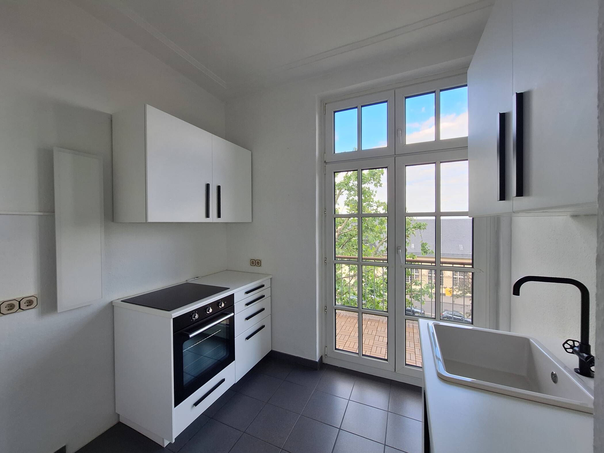 Direkt am Bahnhof — 2-Zimmer Wohnung mit Altbauflair, 61169 Friedberg (Hessen)