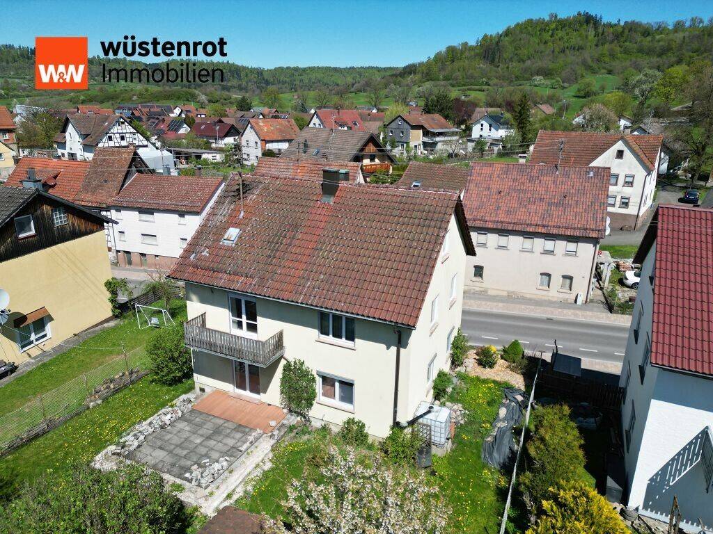 Ein Zuhause zum Ankommen – vielseitiges Zweifamilienhaus mit schönem Garten, 74420 Oberrot