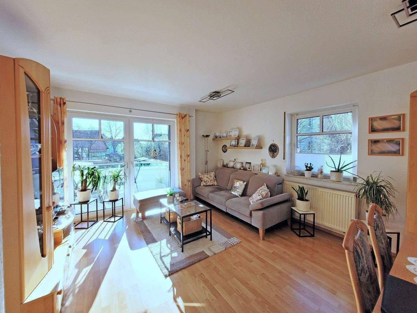 TOP!!! Gepflegte 2- Zimmer- ETW mit Balkon und Carport, 36266 Heringen (Werra)