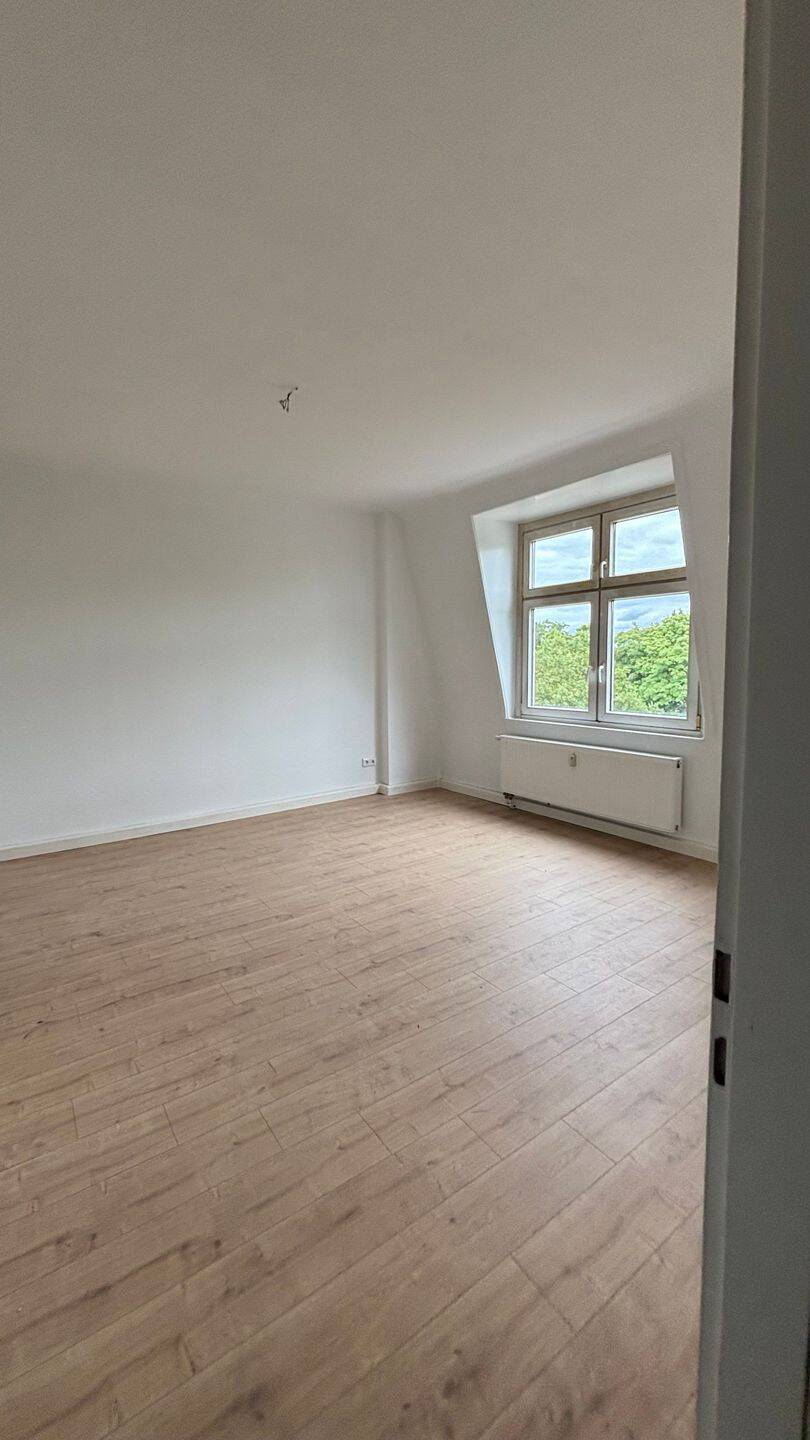 Frisch renovierte helle 50 m² Dachgeschosswohnung am Obergplatz in Krefeld – Charmantes Wohnen über den Dächern der Stadt, 47804 Krefeld