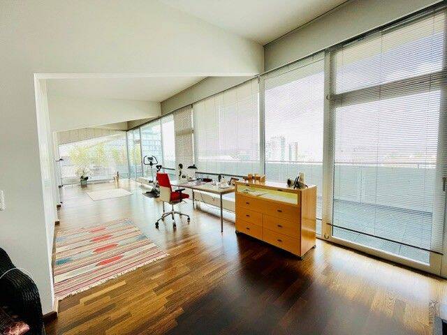 Rooms with a view: hinreißendes Penthouse mit fantastischer Aussicht!, 1069 Dresden