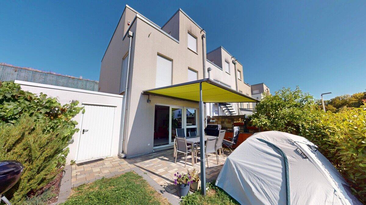 Gepflegtes Reihenendhaus (BJ 2018) mit Terrasse und Garten in Rastatt, 76437 Rastatt