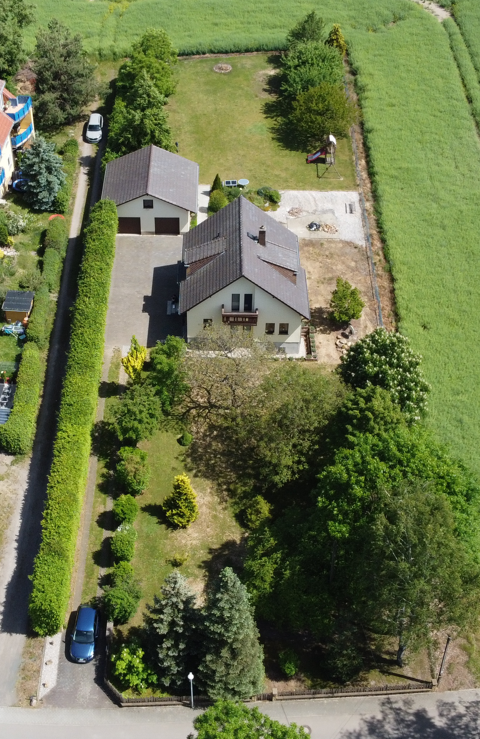 Vielseitiges Zweifamilienhaus mit Blick ins Grüne & extra Bauland, 4889 Belgern-Schildau
