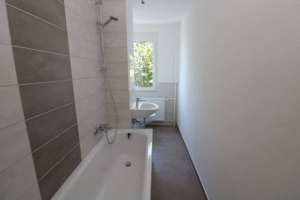 Richtig eingeseift…moderne 2-RW mit Wanne & Balkon!!!, 9599 Freiberg