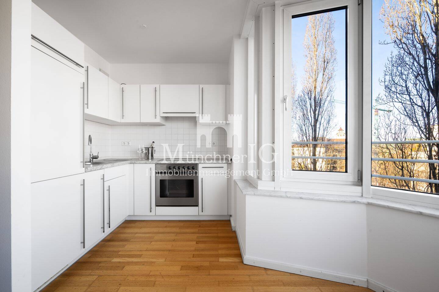 MÜNCHNER IG: Komfortable und schlichte 2-Zimmer-Wohnung in angesagter Innenstadtlage!!, 80636 München (Maxvorstadt Neuhausen-Nymphenburg)