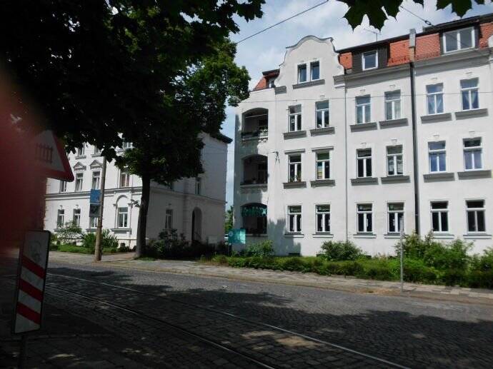 Großzügige und ausbaufähige Dachgeschosswohnung, Garage und Gartenanteil, 4425 Taucha
