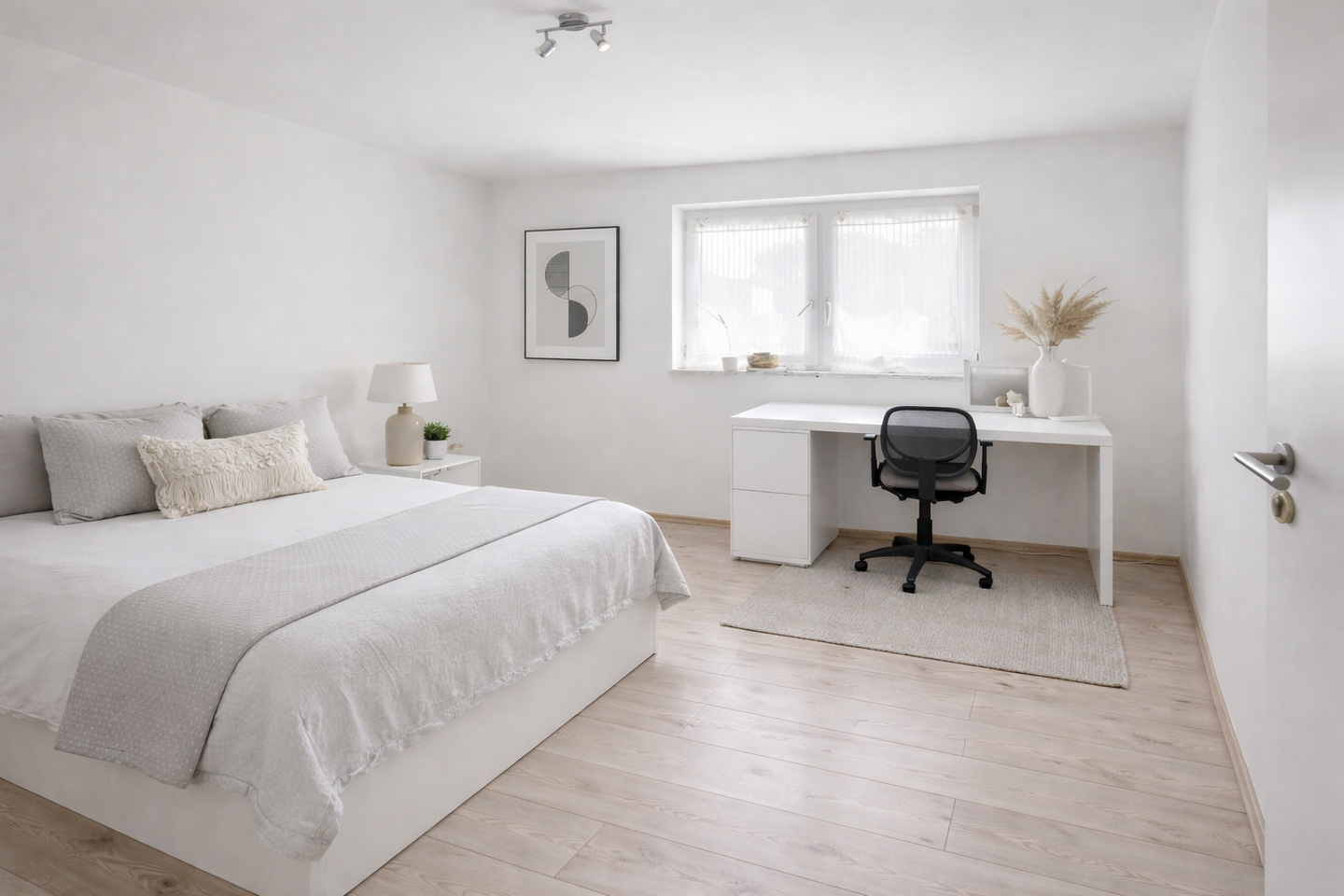 Vollmöbliertes WG-Zimmer nahe TU Garching! Anfragen gerne per E-Mail!, 85386 Eching