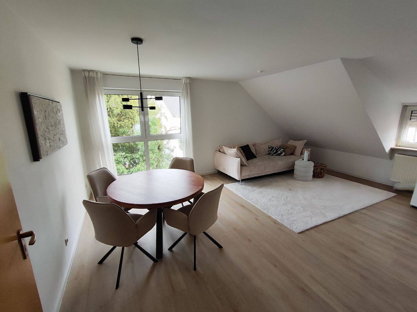 Helle 2-Zimmer-Dachgeschosswohnung mit Designboden und Carport in ruhiger Lage – Nürnberg-Kornburg, 90455 Nürnberg