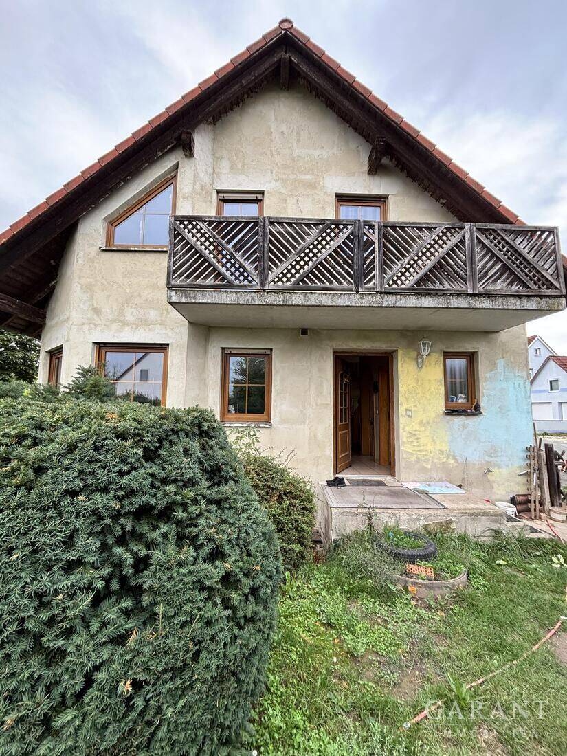 Charmantes, ruhiges Einfamilienhaus mit Potenzial in bevorzugter Lage, Abnutzung, aber gute Substanz, 96178 Pommersfelden