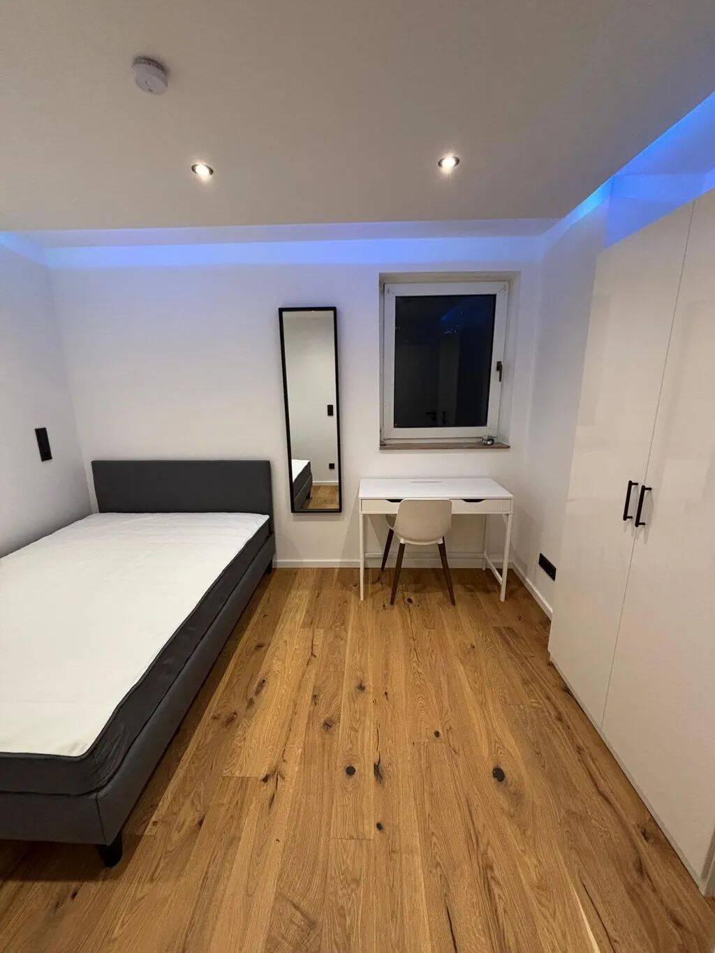 Schönes WG Zimmer in Fürstenried!, 81476 München (Thalk. Obersendl.-Forsten-Fürstenr.-Solln)