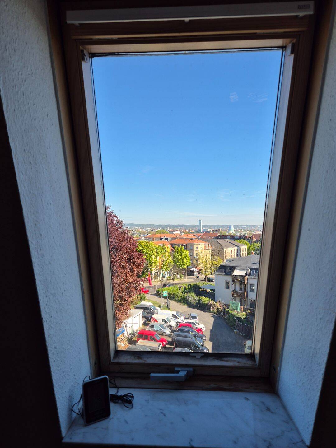 +++ Attraktive Investmentchance – Vermietete Altbauwohnung nahe TU Dresden +++, 1187 Dresden