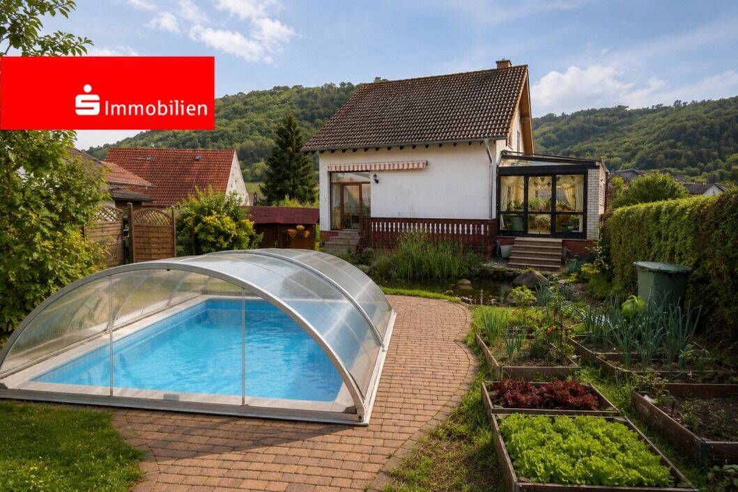Großzügiges Familiendomizil mit Pool und Wintergarten in ruhiger Lage, 99706 Sondershausen