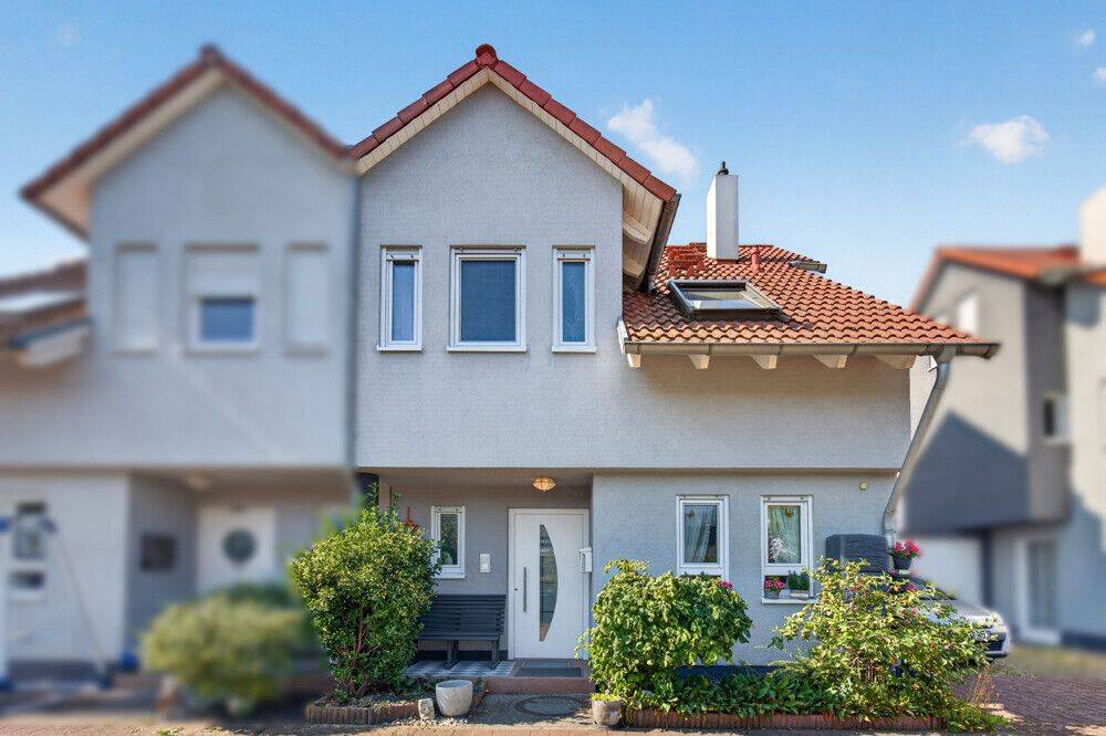 Familientraum in ruhiger Lage – Modernisiertes EFH mit Garten, PV-Anlage, Garage und Terrasse, 76351 Linkenheim-Hochstetten