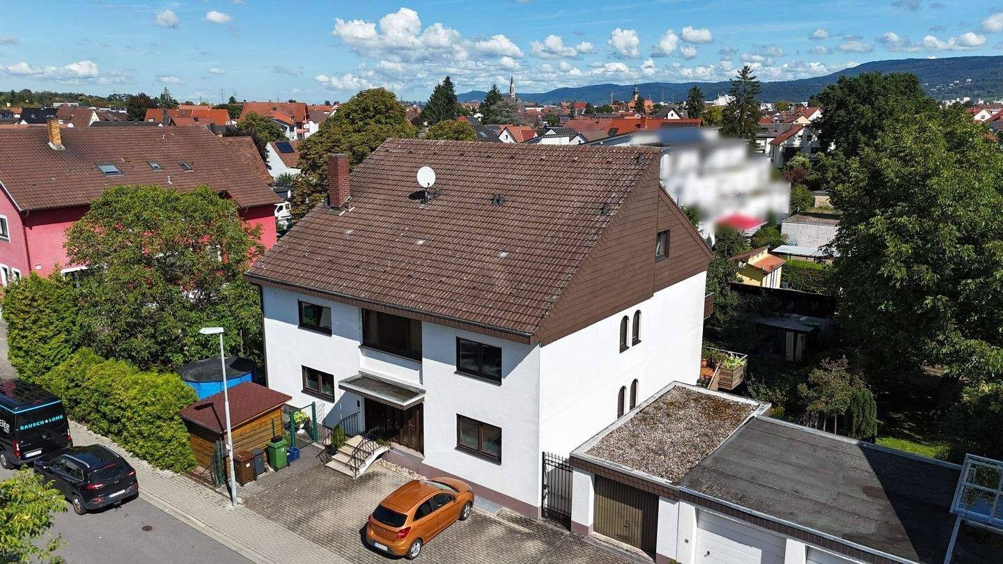 Großzügiges 3-Familienhaus in ruhiger Lage mit Ausbaupotenzial im DG +1 WE, 69207 Sandhausen