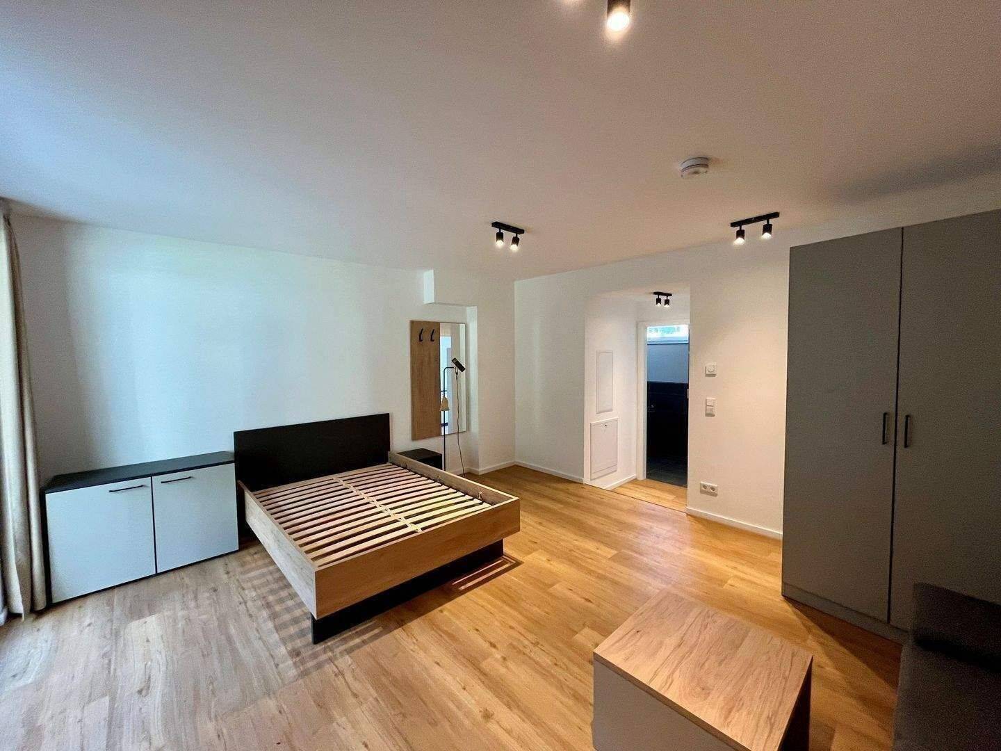 Möblierte 1-Zimmer-Terrassenwohnung in U-Bahn-Nähe!, 90762 Fürth (Innenstadt)