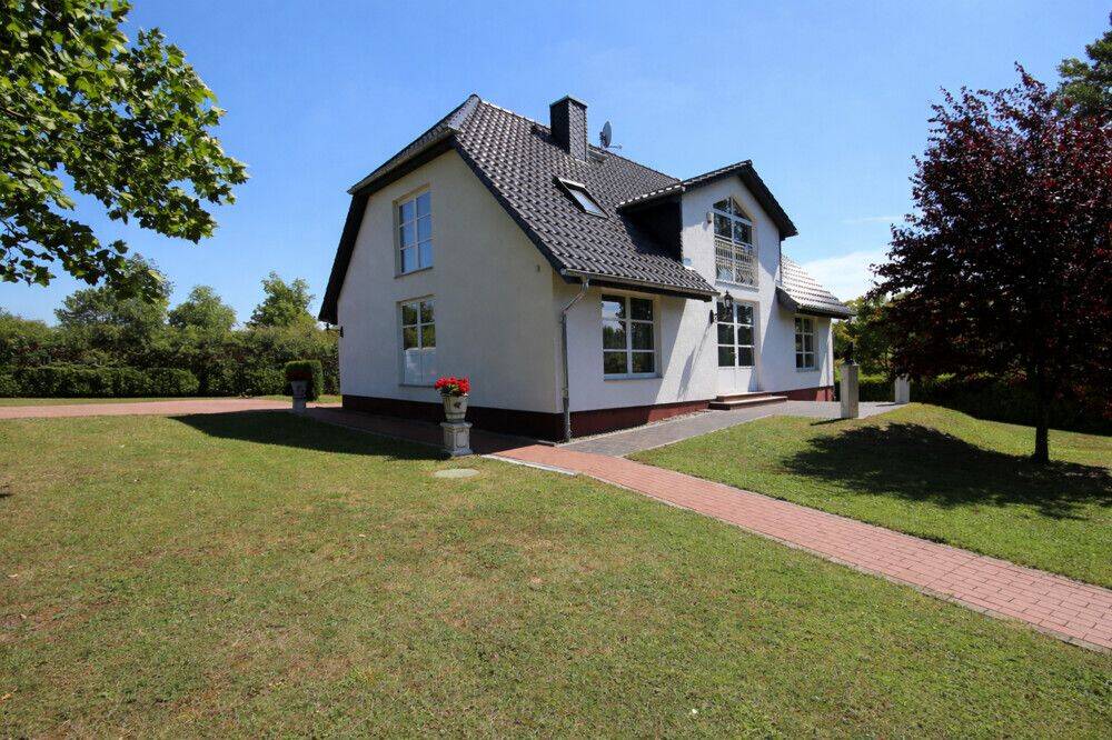 Haus am See, 3-Familien-Landhaus mit neuem Bootssteg, Luftwärmepumpe&Photovoltaig, 5 Sterne Objekt, 17291 Nordwestuckermark