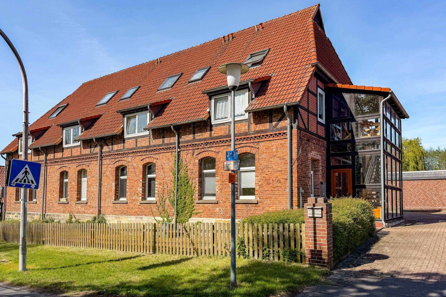 Charmante 2-Zimmer-Wohnung im Fachwerkhaus in ruhiger Lage von Wolfsburg-Neuhaus, 38446 Wolfsburg
