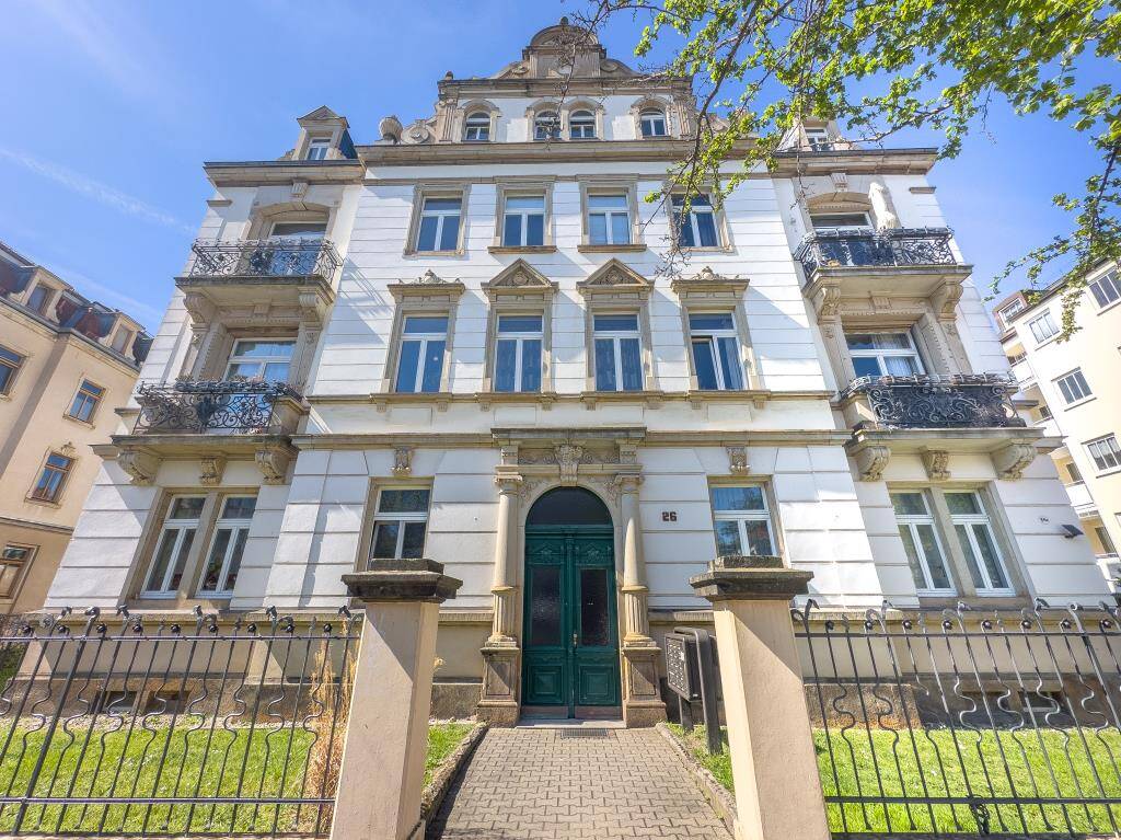 JETZT KAUFNEBENKOSTEN EINSPAREN! ERSTKLASSIGE 2 ZI. DACH-WOHNUNG IN STILVOLLER DENKMALVILLA, 1277 Dresden