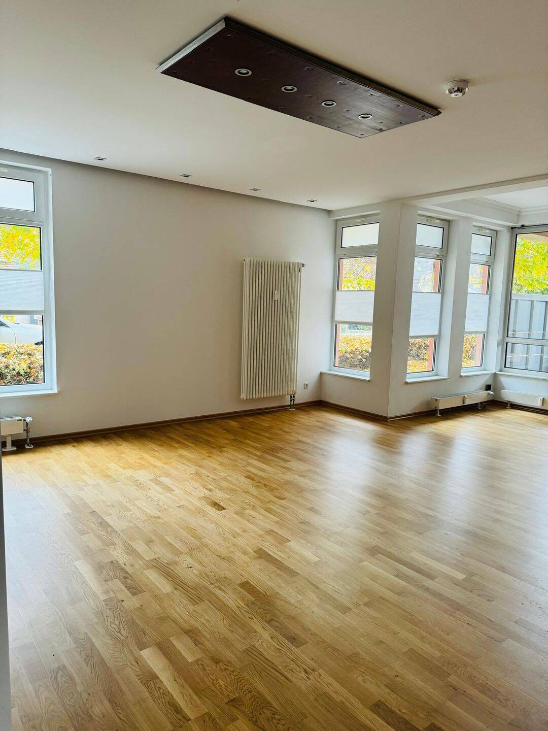 Helle und großzügige 3-Zimmer-Wohnung mit hochwertiger Ausstattung und separatem Eingang, 99089 Erfurt (Altstadt Andreasvorstadt Berliner Platz Ilversgehofen Rieth)