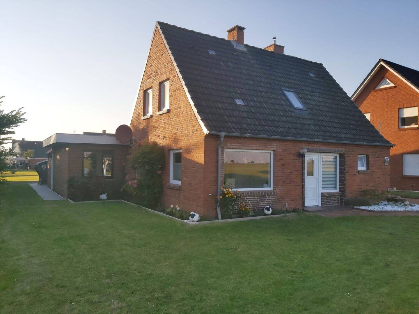 Gepflegtes Einfamilienhaus mit großem Grundstück und Ausbaureserve an der Nordsee in Friedrichskoog, 25718 Friedrichskoog