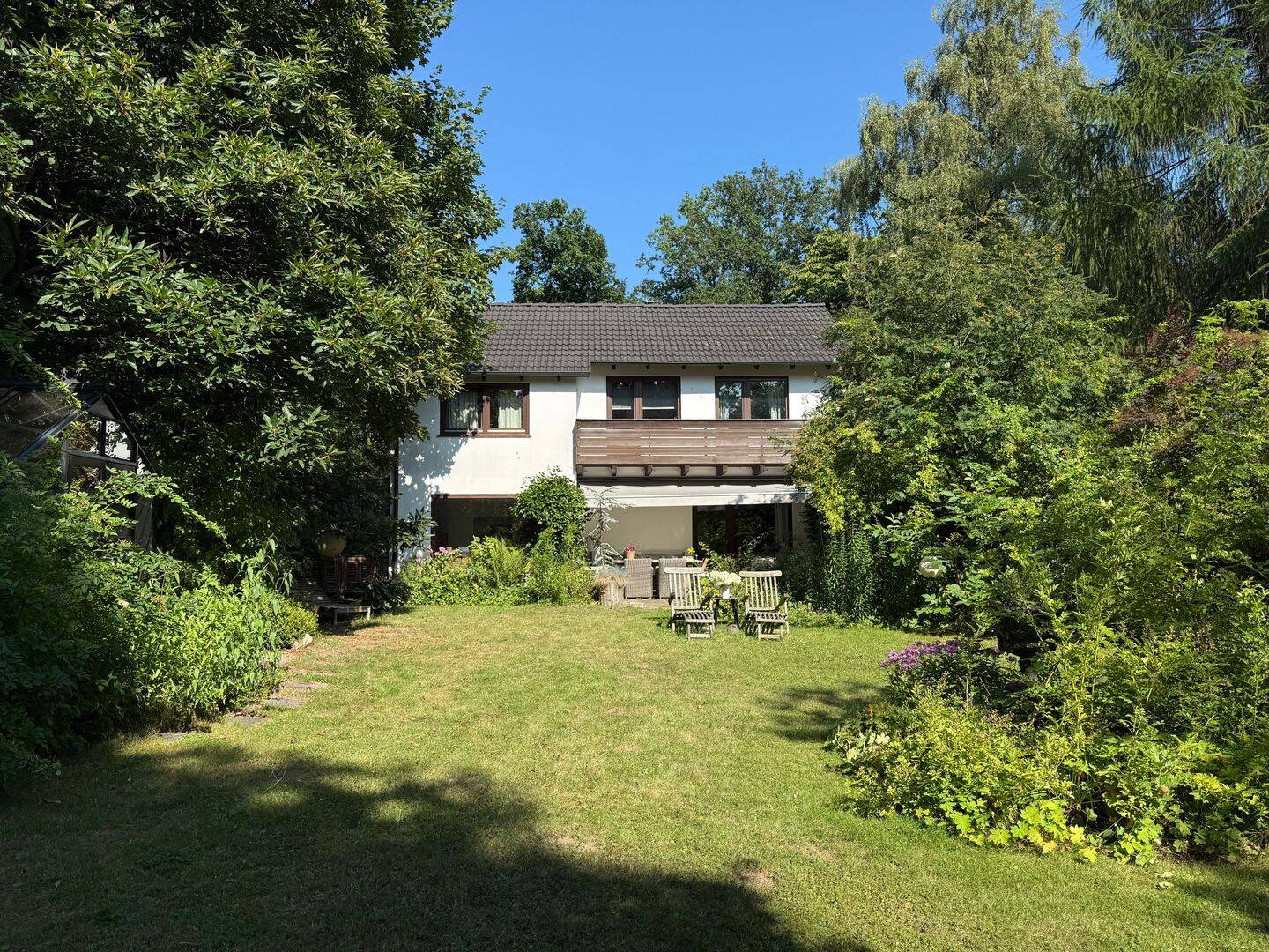 Parkartiger Garten umrahmt liebevoll gestaltetes Zuhause, 22397 Hamburg (Wandsbek Duvenstedt Lemsahl-Mellingstedt Wohldorf-Ohlstedt)