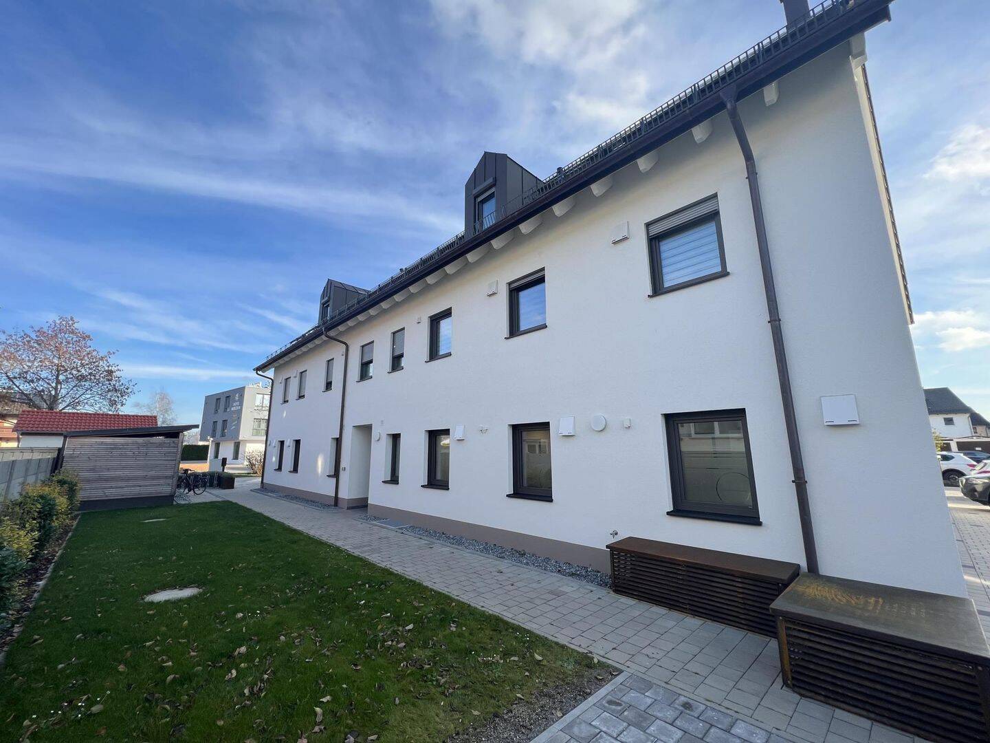 4,5 Zimmerwohnung über zwei Ebenen mit zwei Bädern, Dachterrasse und EBK!!!, 84030 Ergolding (Industriegebiet)