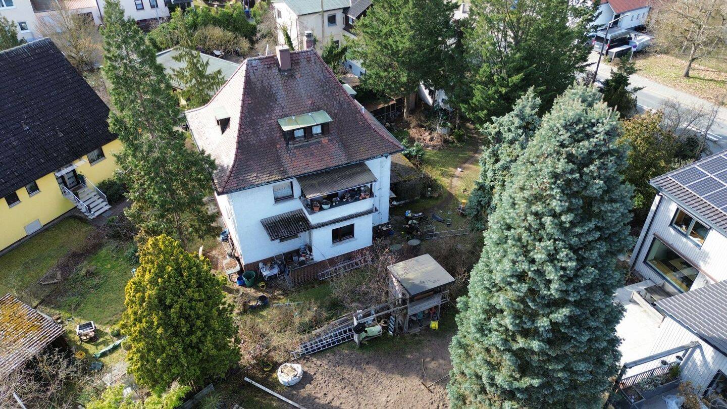 Attraktives Grundstück mit Altbestand in zentraler Lage von Fürth, 90765 Fürth