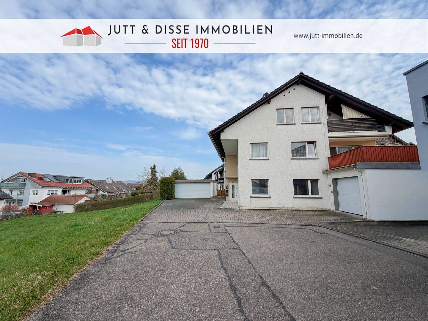 Bezugsfreies 3-Familienhaus mit sonnigem Gartengrundstück und 3 Garagen in Kuppenheim, 76456 Kuppenheim