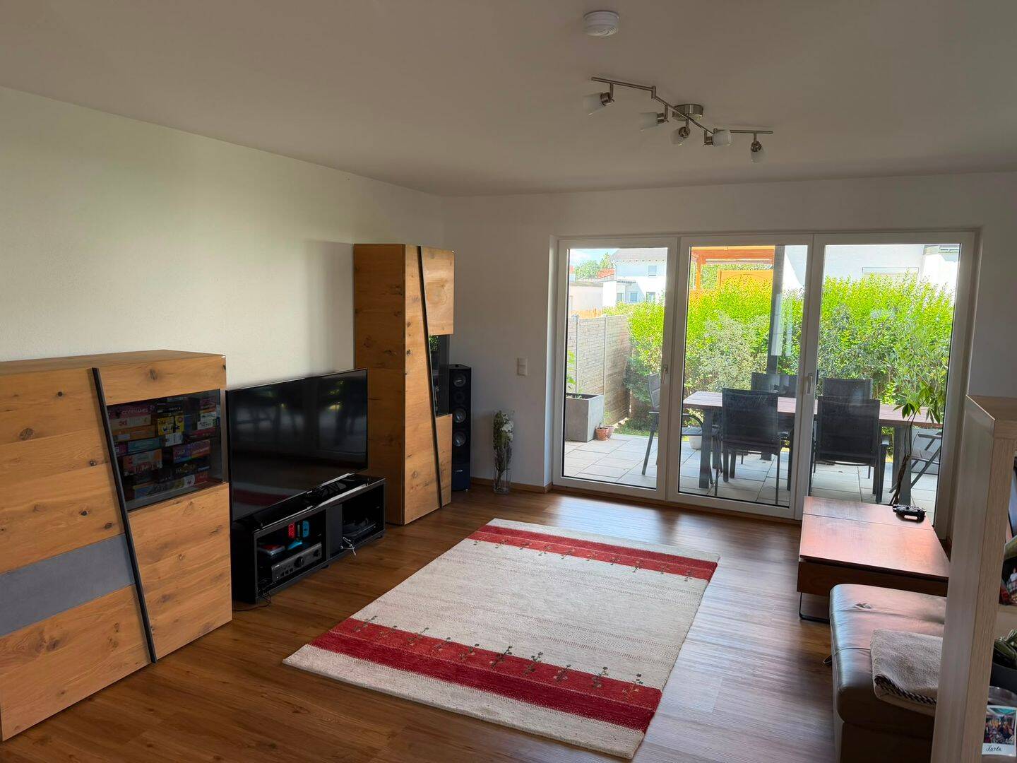 Modernes familienfreundliches Reiheneckhaus mit Garten und Balkon in Piflas/Ergolding, 84030 Ergolding (Industriegebiet)