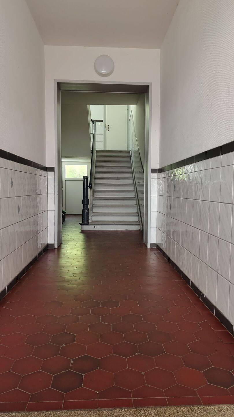 Großzügig geschnittene 4,5 Zimmer Wohnung mit Tageslichtbad, 44789 Bochum (Altenbochum Ehrenfeld Innenstadt Weitmar Wiemelhausen)