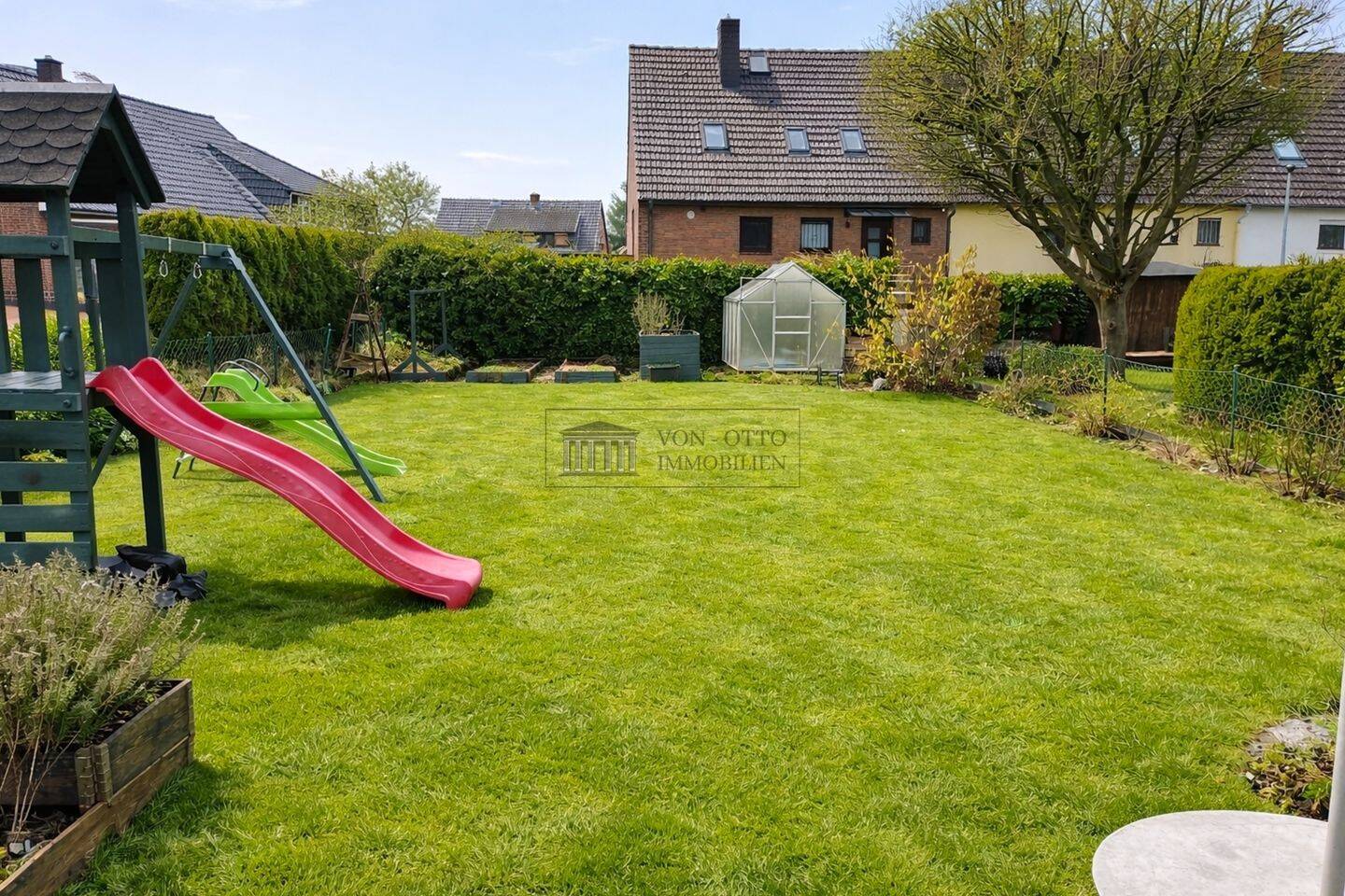 Seltene Gelegenheit im Bremer Osten – Reihenendhaus mit großem Garten, Garage und viel Potenzial, 28307 Bremen (Arbergen Mahndorf Osterholz)