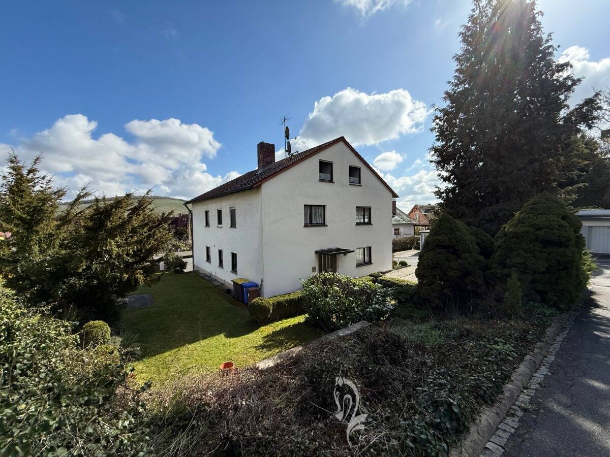 Großzügiges Zweifamilienhaus mit Garten – Wohnen und Vermieten, 97299 Zell a. Main