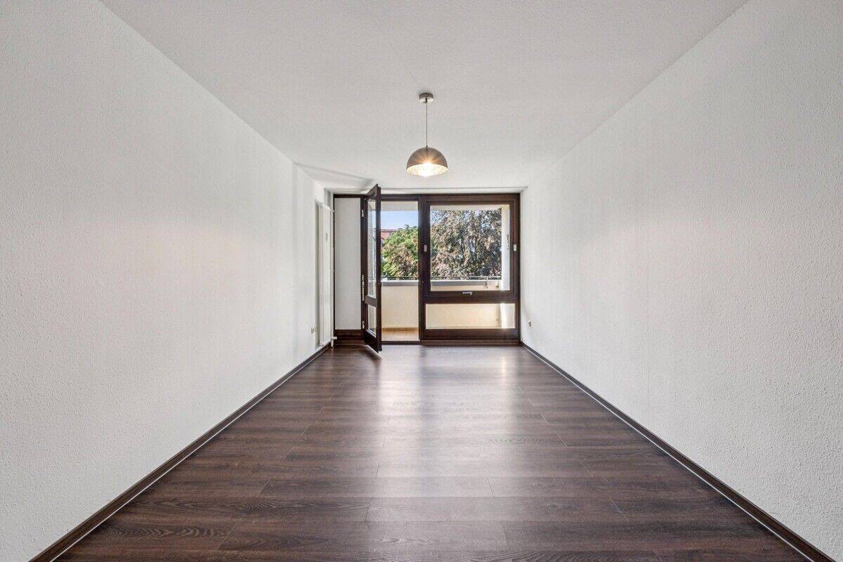 Provisionsfrei – Modernisiertes Apartment mit Südbalkon in ruhiger Innenhoflage, 81371 München (Sendling Thalk. Obersendl.-Forsten-Fürstenr.-Solln)