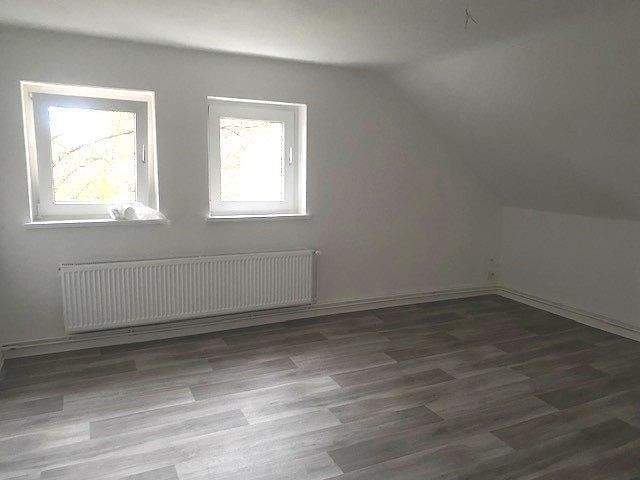 Schöne Dachgeschosswohnung (2.OG) – Tageslichtbad mit Dusche, 38678 Clausthal-Zellerfeld