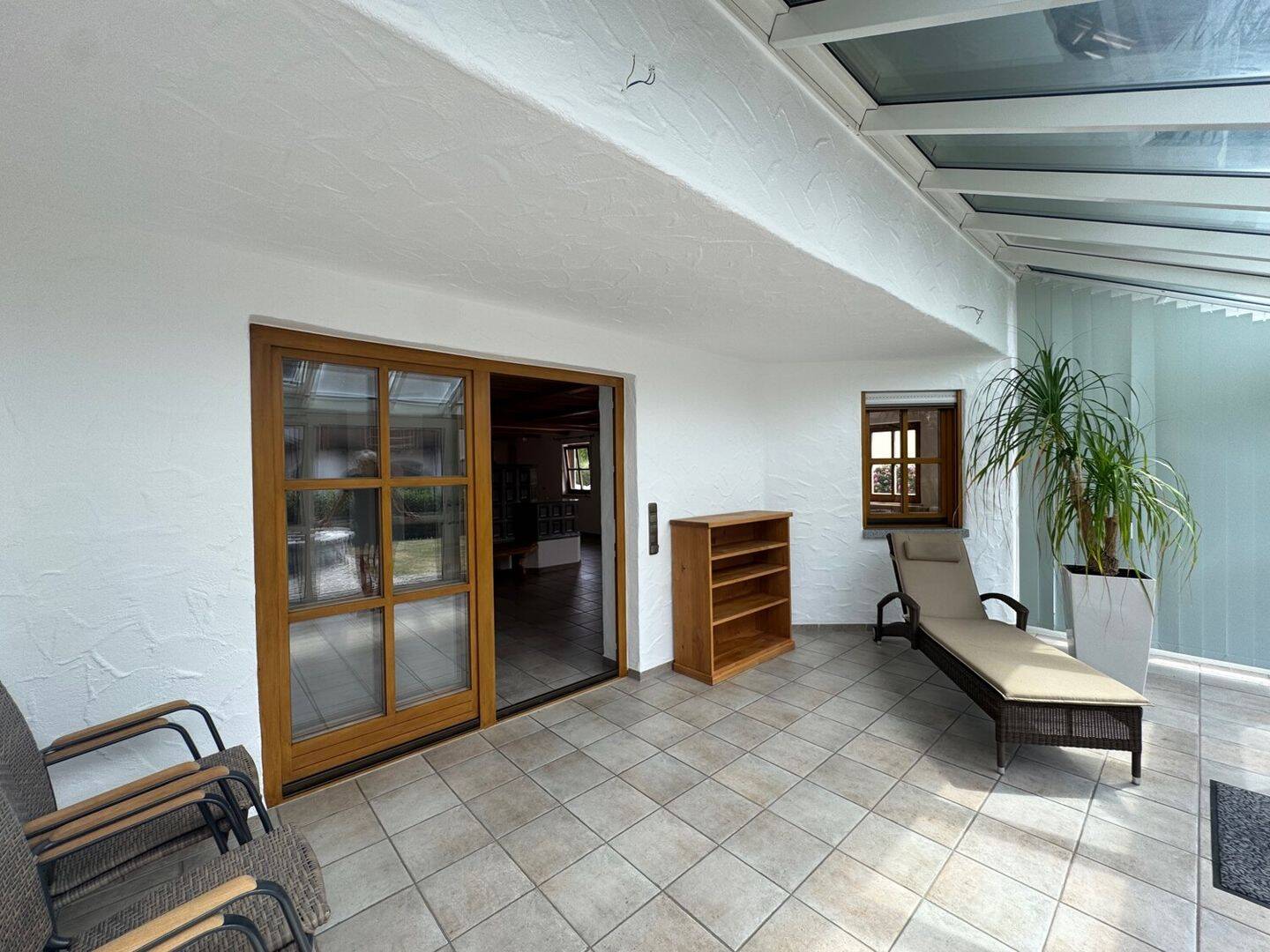 Altersgerechte 3-Zimmerwohnung mit großem Keller, Wintergarten und Kachelofen, 94535 Eging a. See