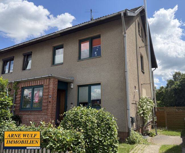 Massiv gebaut, gepflegt und im Grünen – Doppelhaushälfte in Lübz!!!, 19386 Lübz