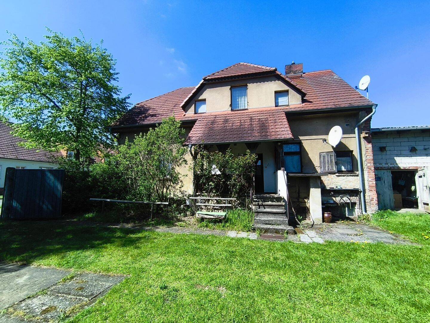 Geräumiges Haus mit Nebengelass, 39524 Kamern