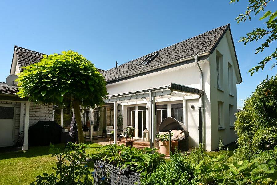 Großzügiges Zuhause mit modernem Anbau und sonnigem Garten, 31171 Nordstemmen