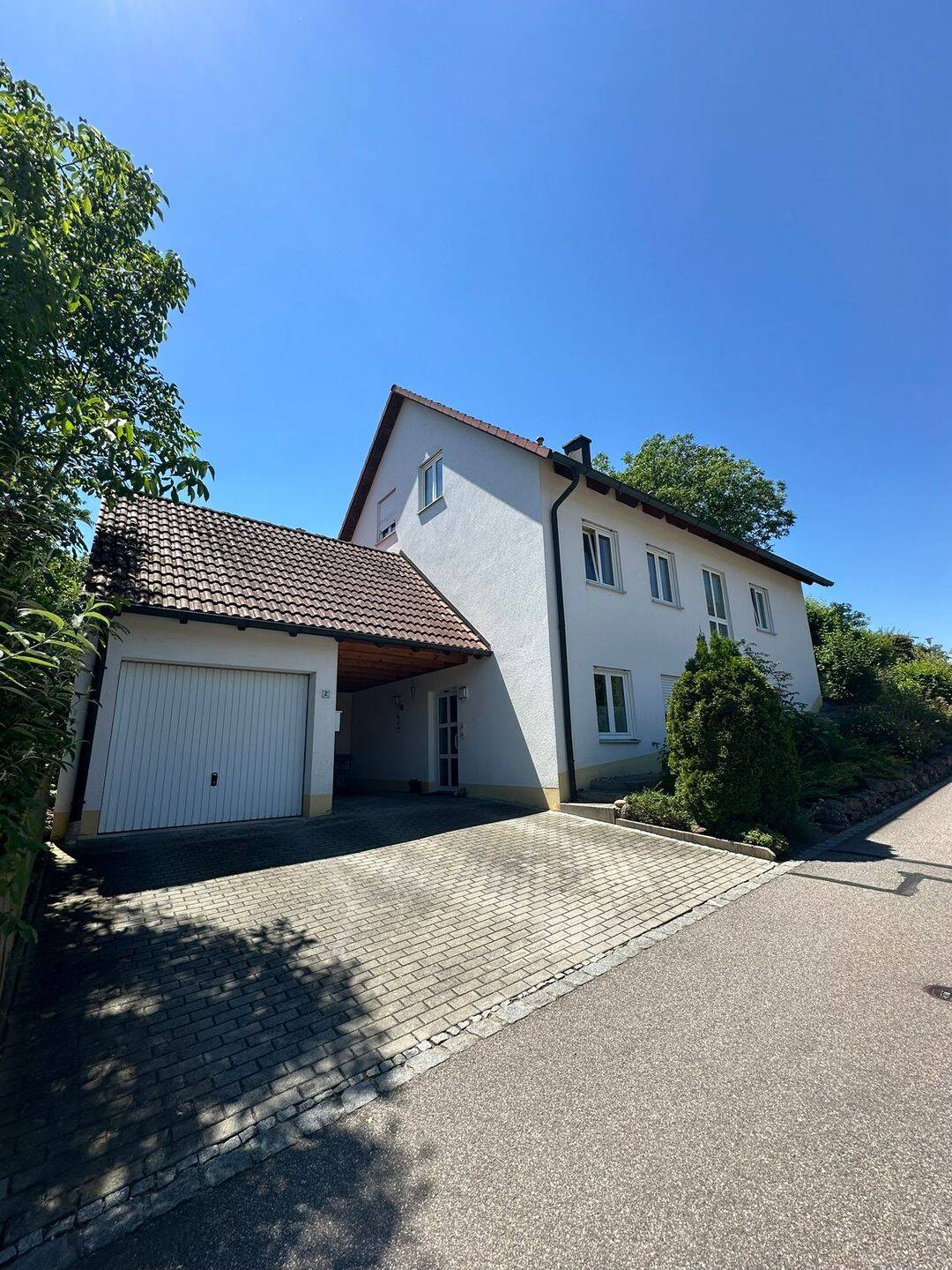 Familienglück im Grünen – Modernes Einfamilienhaus mit PV-Anlage, Glasfaser und Traumgarten, 93173 Wenzenbach