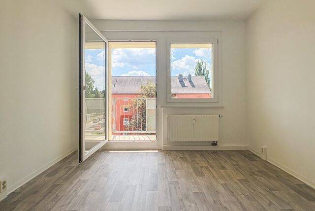 Raus aus dem Trubel: Helle Wohnung im grünen Wohnumfeld!, 9117 Chemnitz (Rabenstein Reichenbrand Rottluff Siegmar)