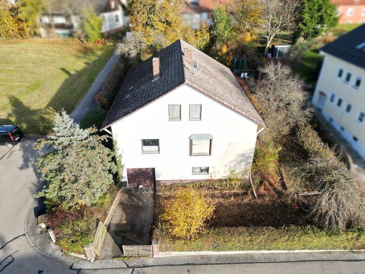 | EFH mit Potenzial zur Neugestaltung | Renovierungsbedürftiges Einfamilienhaus mit Ausbaureserve, 93142 Maxhütte-Haidhof