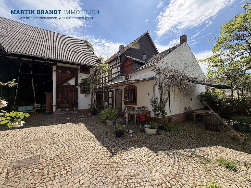 Traumhafte Hofreite für Tierfreunde mit Stallungen und Nebengebäude in Hünstetten / Limbach, 65510 Hünstetten