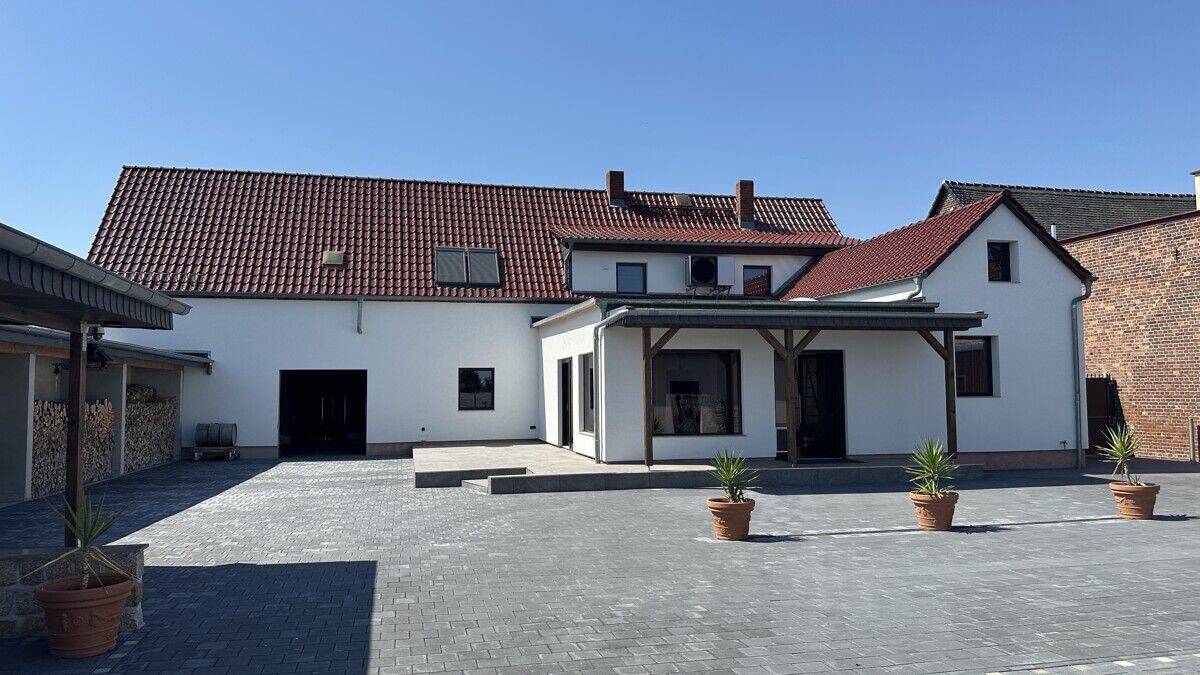Einziehen und wohlfühlen – umfassend modernisiertes Familienhaus mit 9 Zimmern, 6785 Oranienbaum-Wörlitz